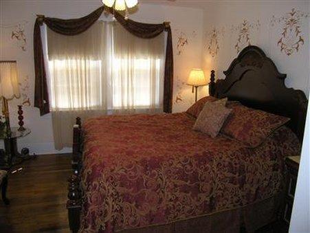 Black Forest Bed & Breakfast Helen Room photo