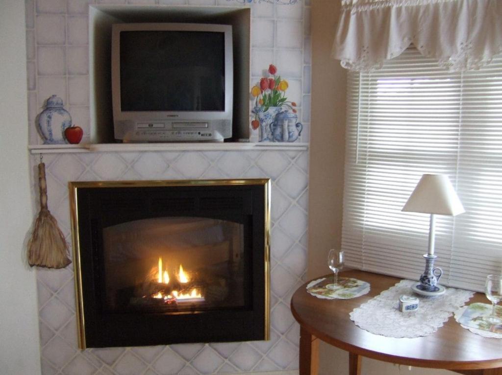 Black Forest Bed & Breakfast Helen Room photo