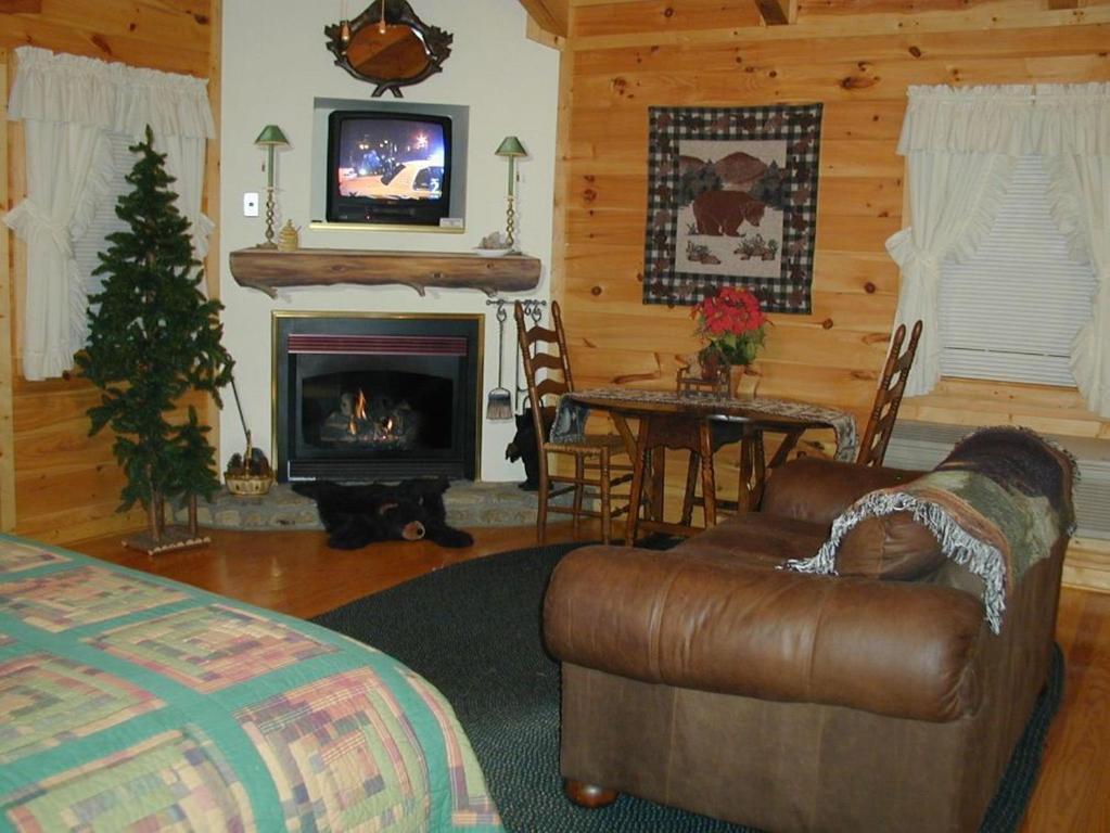 Black Forest Bed & Breakfast Helen Room photo